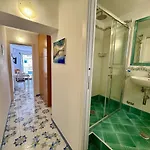 Апартаменти Carmelina Center