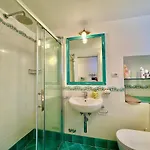 Carmelina Center Апартаменти *